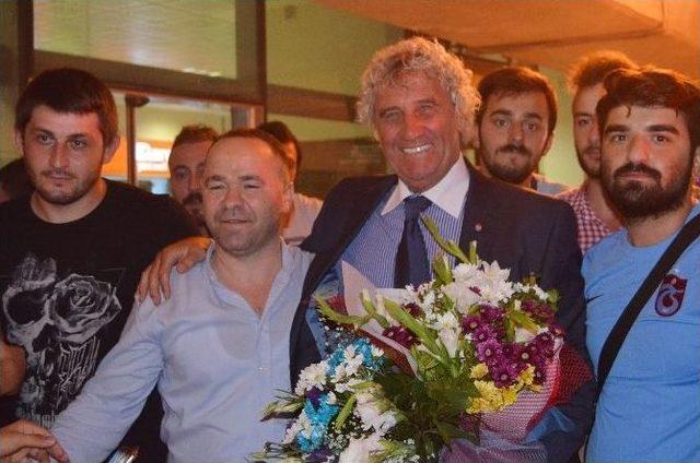 Trabzonspor Taraftarı, Bel&ccedil;ikalı Efsane Kaleci Jan Marie Pfaff&rsquo;ı Coşkuyla Karşıladı 2