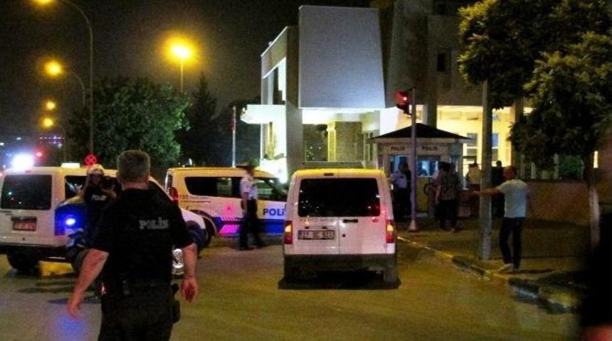 Gaziantep Valiliği &Ouml;n&uuml;ndeki Ş&uuml;pheli Kadın G&ouml;zaltına Alındı