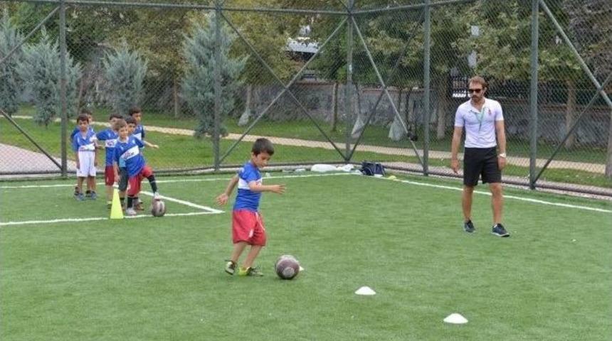 Beyoğlu Belediyesi&rsquo;nden &Ccedil;ocuklara Profesyonel Spor Eğitimi