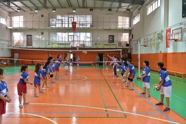 Beyoğlu Belediyesi’nden Çocuklara Profesyonel Spor Eğitimi