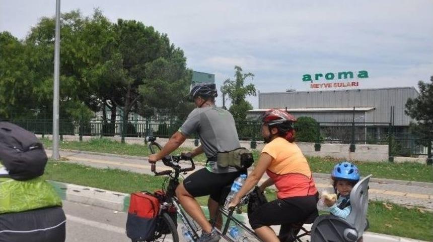 Bisiklet Tutkunu Aile Bin Kilometre Pedal &Ccedil;evirdi