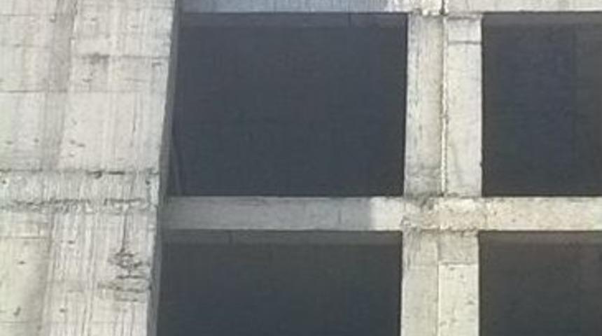 İnşaata &Ccedil;ıkarak İntihara Kalkıştılar