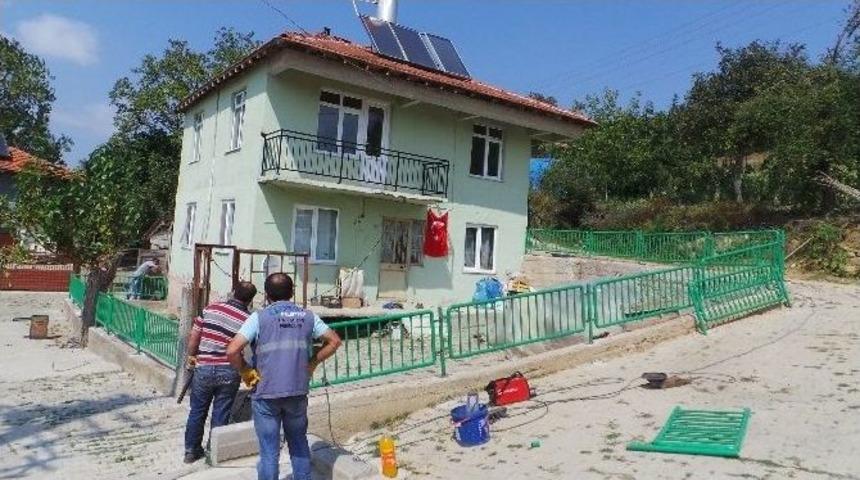 İzmit Belediyesi Şehrin D&ouml;rt Bir Yanında &Ccedil;alışmalarına Devam Ediyor