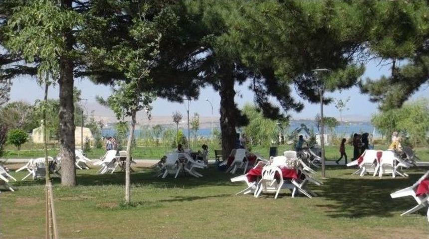 Tatvan&rsquo;daki Sahil Parkının &Uuml;&ccedil;&uuml;nc&uuml; Etap &Ccedil;alışmaları Başlayacak