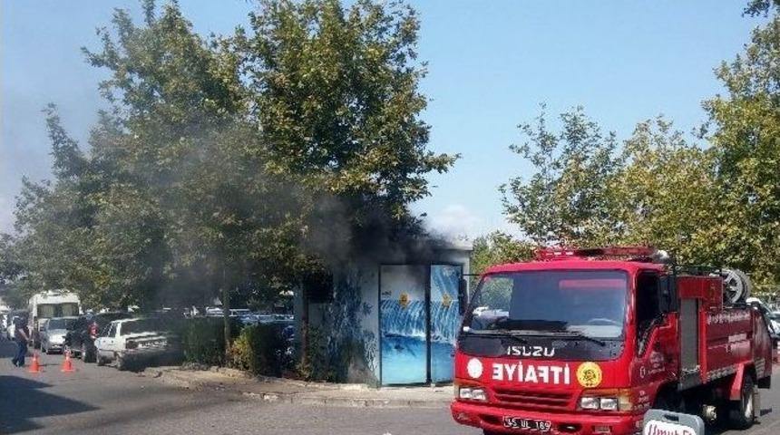 Otopark İ&ccedil;inde Patlayan Trafo Paniğe Neden Oldu