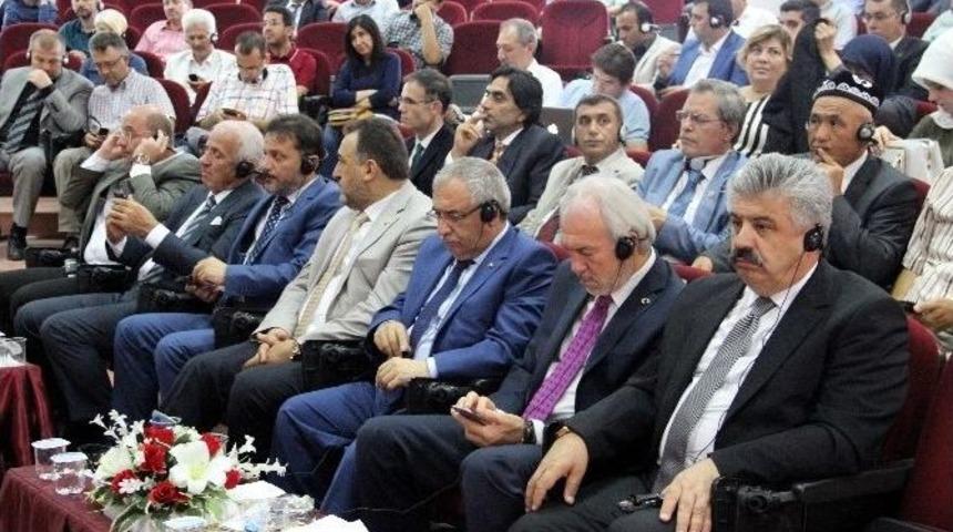 K&uuml;tahya&rsquo;da &rsquo;15 Temmuz Darbe Girişiminin İslam &Ccedil;oğrafyasında Yansımaları&rsquo; Konulu Konferans