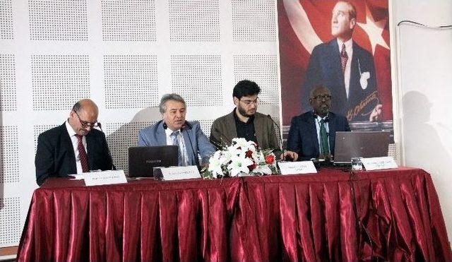 Kütahya’da ’15 Temmuz Darbe Girişiminin İslam Çoğrafyasında Yansımaları’ Konulu Konferans