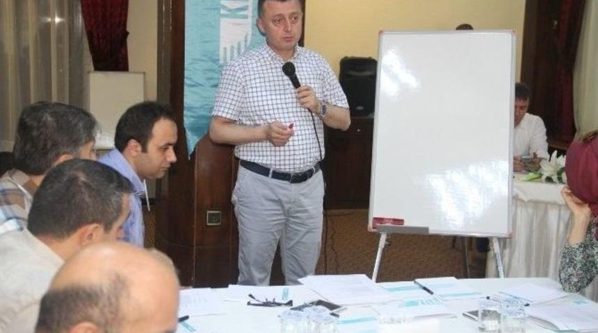 Kılavuz Gen&ccedil;lik &Ccedil;alıştayı Yapıldı