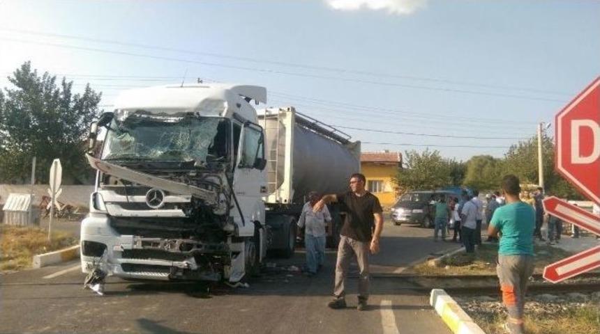 Tren Kazasında Faciadan D&ouml;n&uuml;ld&uuml;