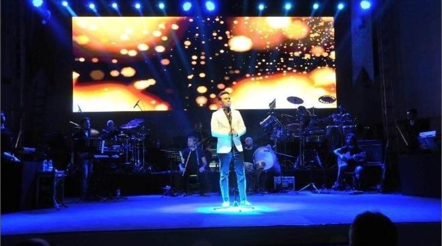 Mustafa Ceceli&rsquo;den Akşehir&rsquo;de Tasavvuf Musikisi Konseri