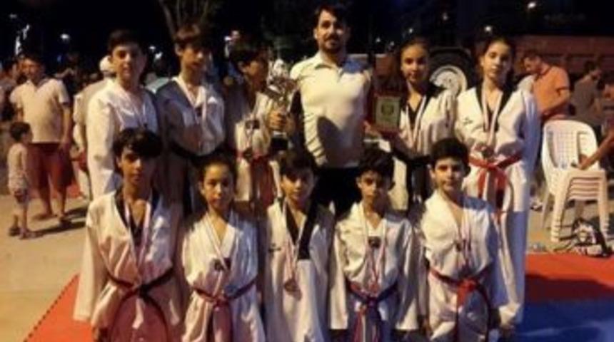 Bergama Belediyespor, Taekwondoda 10&rsquo;da 10 Yaptı