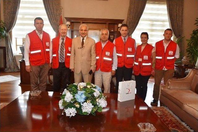 Vali Güvençer Konuklarını Ağırladı