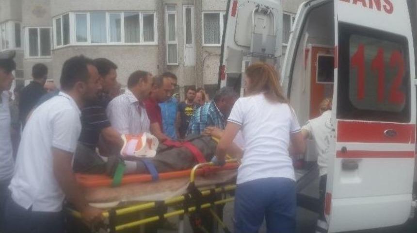 Otomobil İle Motosiklet &Ccedil;arpıştı: 1 Yaralı