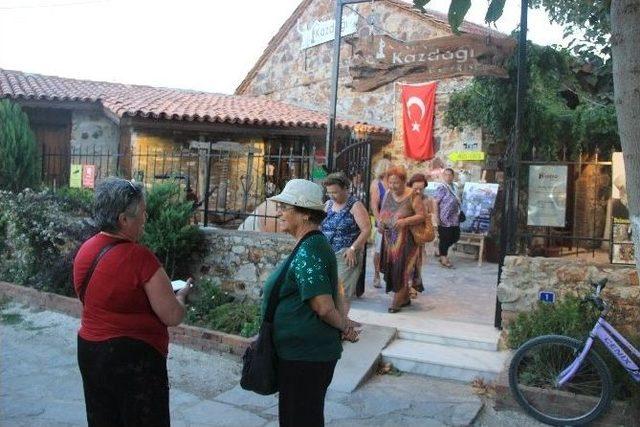 Osmanlıca Nutuk’un Sergilendiği Galeri Büyük İlgi Görüyor