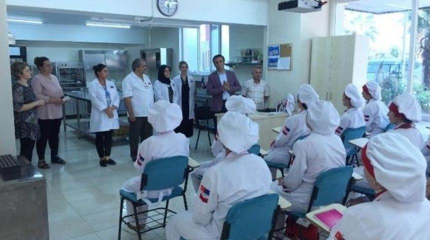 Gen&ccedil;: &ldquo;kurumlar Kendilerini S&uuml;rekli Yenilemelidir&rdquo;