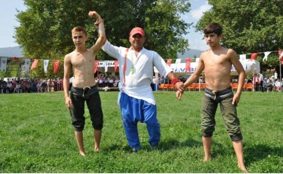 Simav&rsquo;da Yağlı G&uuml;reş Heyecanı