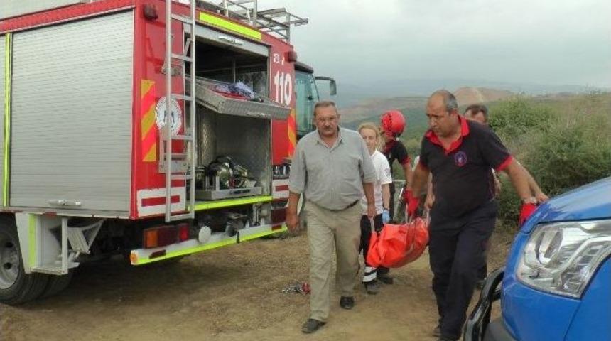 Devrilen Trakt&ouml;r&uuml;n Altında Kalan Şahıs &Ouml;ld&uuml;