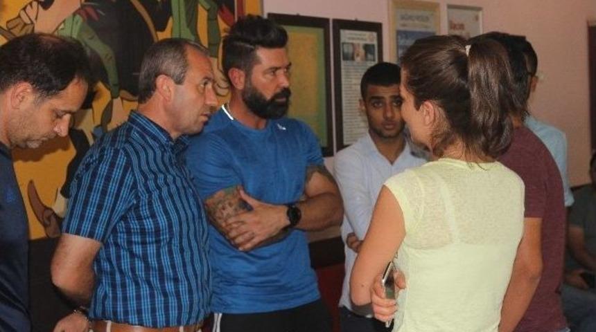Kayserispor&rsquo;dan Trafik Kazası Ge&ccedil;iren Gen&ccedil; Taraftarın Ailesine Anlamlı Ziyaret