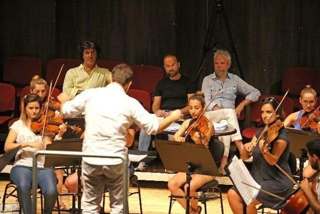 Geleceğin Orkestra Şefleri Karşıyaka’da Yetişiyor