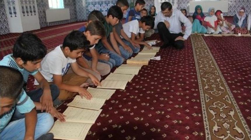 Başkale&rsquo;de Yaz Kur&rsquo;an Kursuna Yoğun İlgi