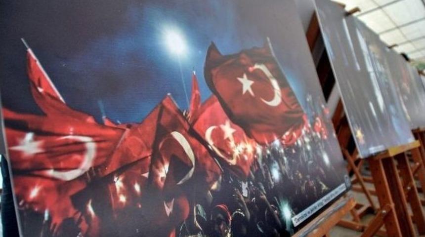 Ak Parti ’15 Temmuz Milli İradenin Yükselişi Sergisi’ni Aydınlılarla Buluşturdu