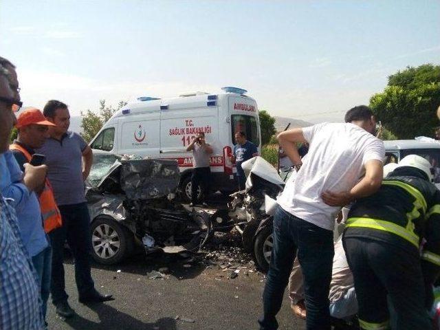 Malatya-kayseri Karayolunda Kaza: 4 &Ouml;l&uuml;, 1 Yaralı 2