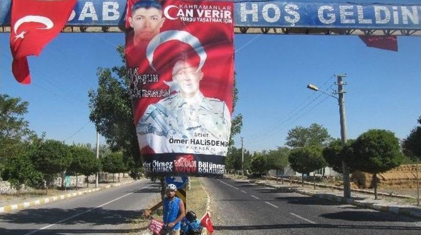 Demokrasi Şehitleri İ&ccedil;in Pedal &Ccedil;eviriyor