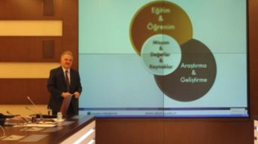 Rekt&ouml;r Elmas Kaliteyi Anlattı