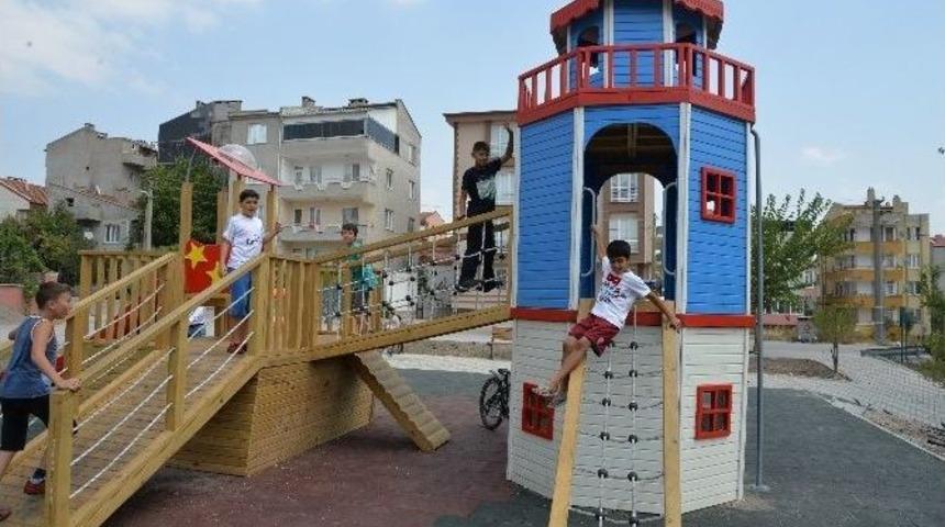 Karesi Parklarıyla &Ccedil;ok Daha Renkli