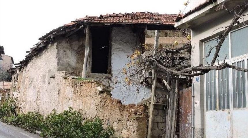 Bilecik&rsquo;teki Tehlike Arz Eden Metruk Binalar Yıkılacak
