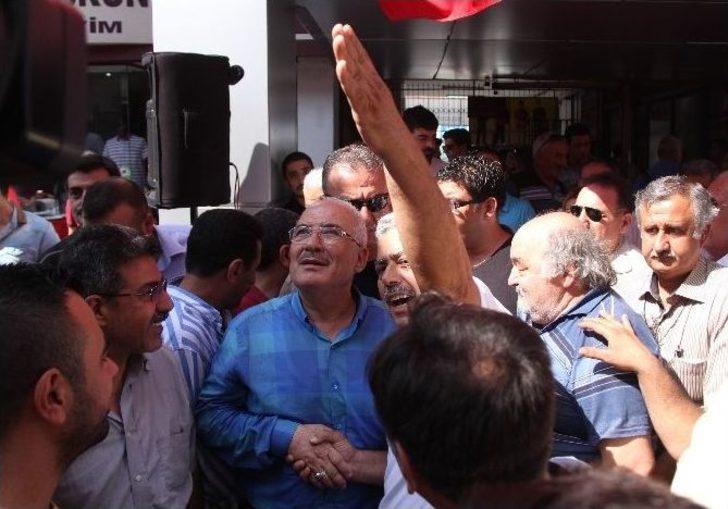 Başkan Kocamaz, Zafer Çarşısı Esnafını Ziyaret Etti G3