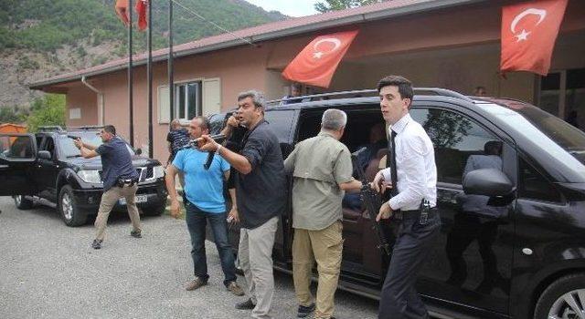 Chp Lideri Kılıçdaroğlu Zırhlı Araçla Çatışma Bölgesinden Çıkartıldı