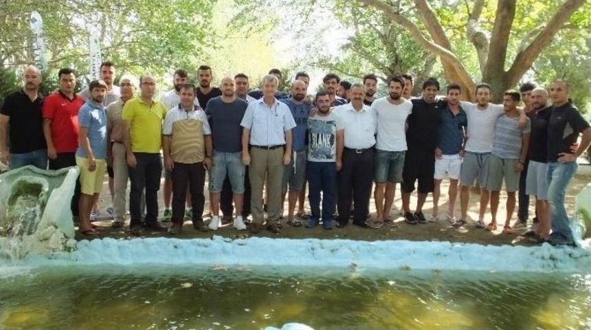 Burhaniye&rsquo;de Belediye Spor Yeni Transferlerle İddialı