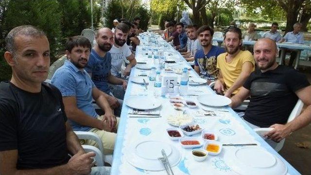 Burhaniye’de Belediye Spor Yeni Transferlerle İddialı