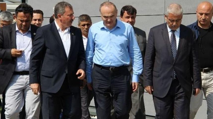 Bakan &Ouml;zl&uuml;&rsquo;den Kılı&ccedil;daroğlu&rsquo;nun Konvoyuna Yapılan Saldırıya Kınama