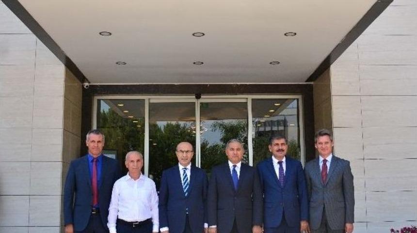 Vali Demirtaş, Aosb&rsquo;yi Ziyaret Etti