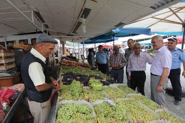 Başkan Karataş’tan Halk Pazarına Ziyaret