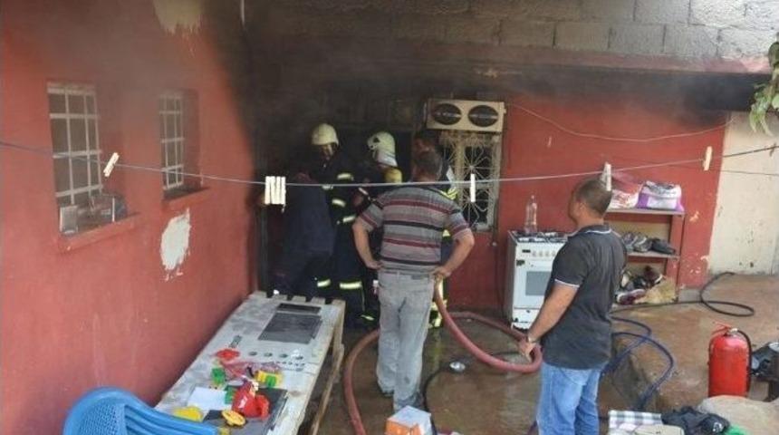 Besni&rsquo;de Ev Yangını