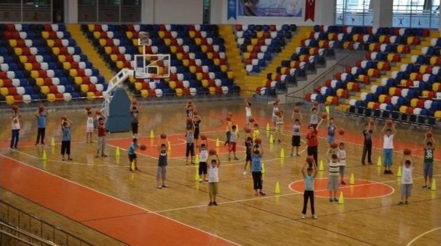 Spor Merkezlerindeki Sporcu Sayısı 9 Bine Yaklaştı