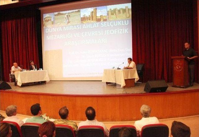 “van Gölü Çevresi Tarihi Selçuklu Yerleşimleri” Paneli