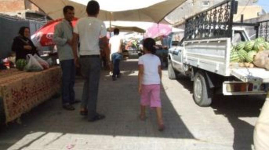 Sıcak Hava Pazarcı Esnafını Vurdu