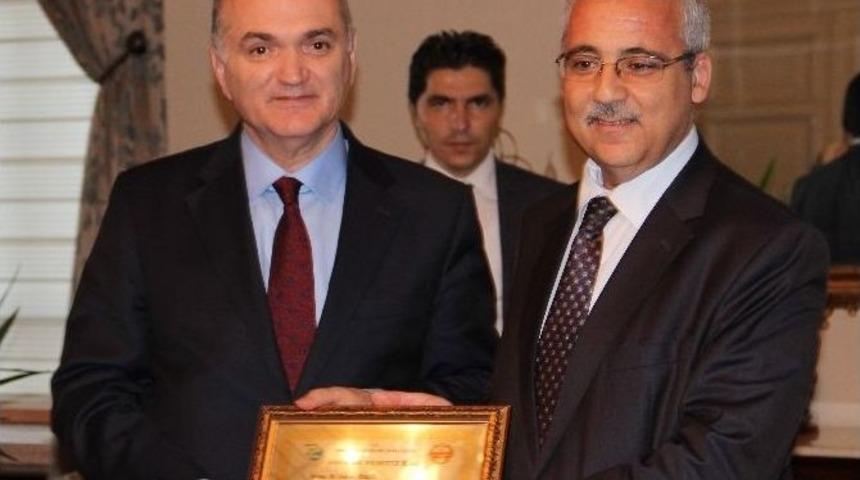 Bakan &Ouml;zl&uuml; Adına Manisa&rsquo;da Hatıra Ormanı Oluşturuldu