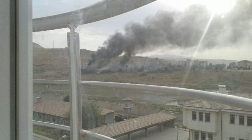 Cizre Emniyet M&uuml;d&uuml;rl&uuml;ğ&uuml; Binasına Bombalı Saldırı