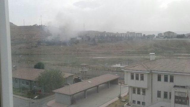Cizre Emniyet M&uuml;d&uuml;rl&uuml;ğ&uuml; Binasına Bombalı Saldırı 1