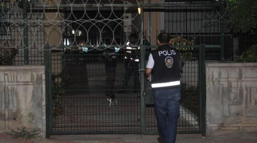 İzmir&rsquo;de Fet&ouml; Operasyonu