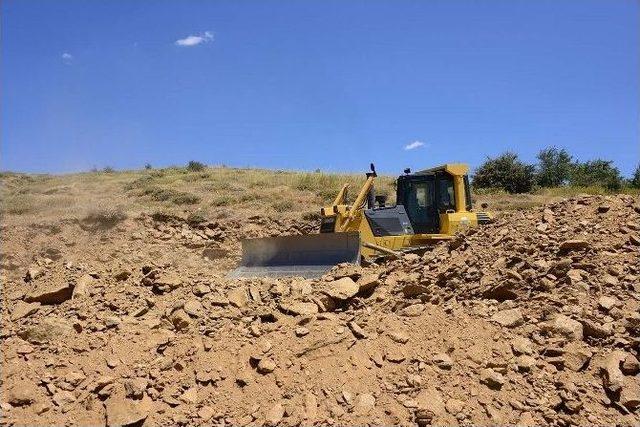 Pütürge’nin Yolu Yapılıyor