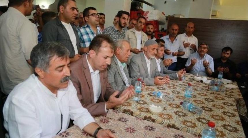 Ak Parti Heyetinden Ter&ouml;r Saldırısında &Ouml;lenlerin Yakınlarına Ziyaret