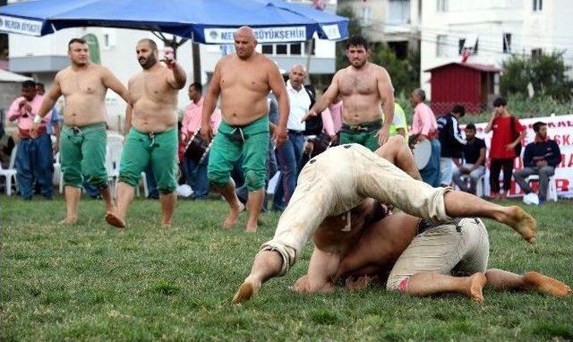 3. Geleneksel Karakucak Güreşleri, Abanoz Yaylası’nda Başladı