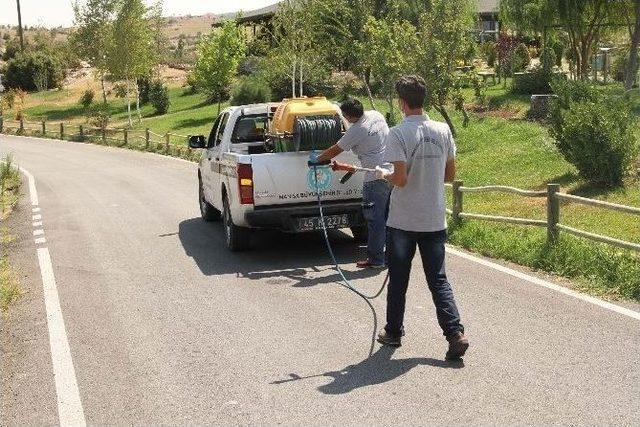 Çocuk Parklarında İlaçlama Çalışması