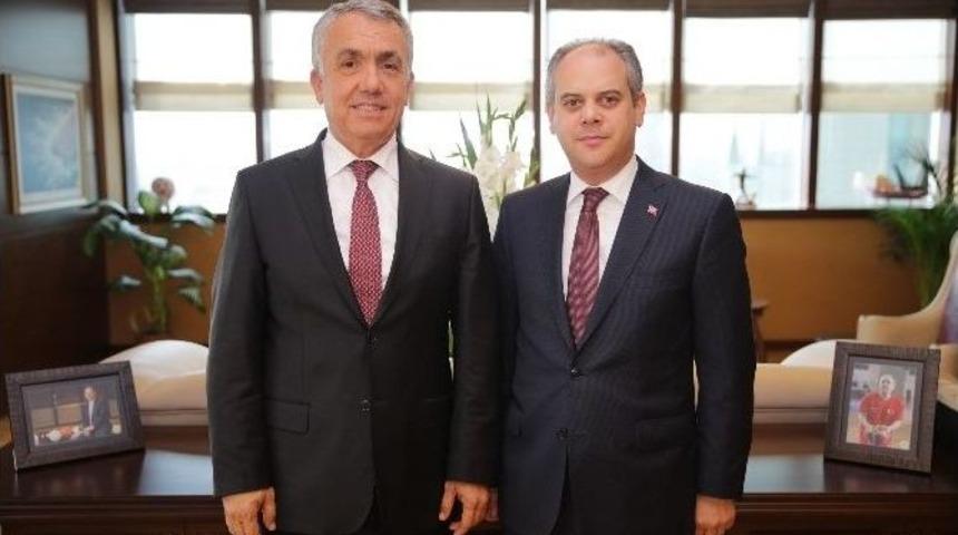 Rekt&ouml;r Bilgi&ccedil;&rsquo;ten Bakan Kılı&ccedil;&rsquo;a Nezaket Ziyareti